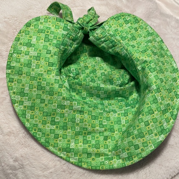 Reversible sun hat - Picture 3 of 11